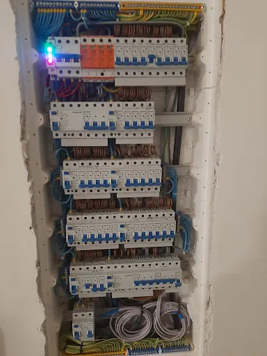 Elektro-Dam Damian Wujkowski